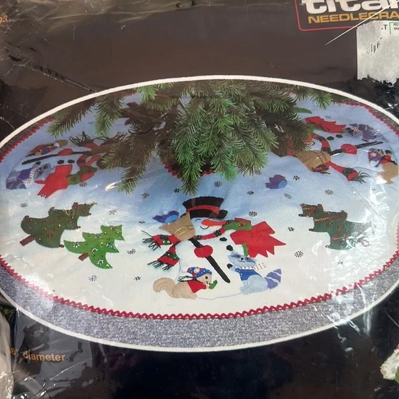 Christmas Tree Skirt Kit - Picture 2 of 4